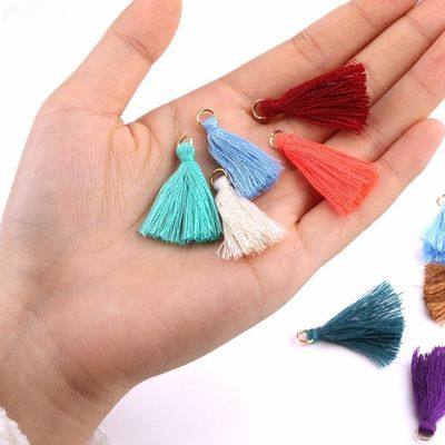 Χρωματιστά βαμβάκι Tassel 3cm Διακόσμηση ενδυμάτων Βαμβάκι νήμα Tassels